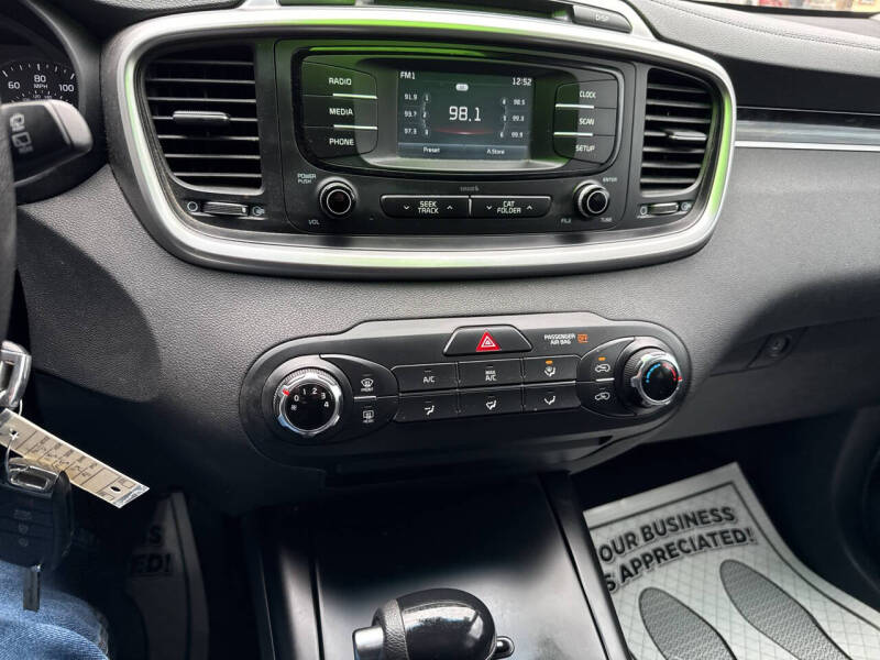 2016 Kia Sorento LX V6