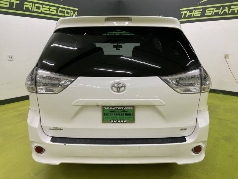 2017 Toyota Sienna SE Premium 8-Passenger