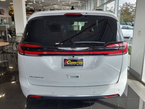 2026 Chrysler Pacifica Pinnacle