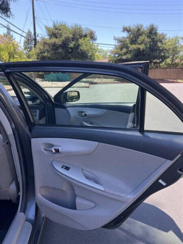 2012 Toyota Corolla LE
