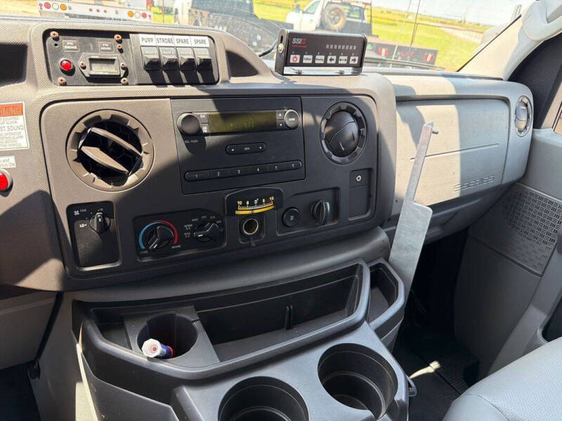 2013 Ford E-Series E-350 SD
