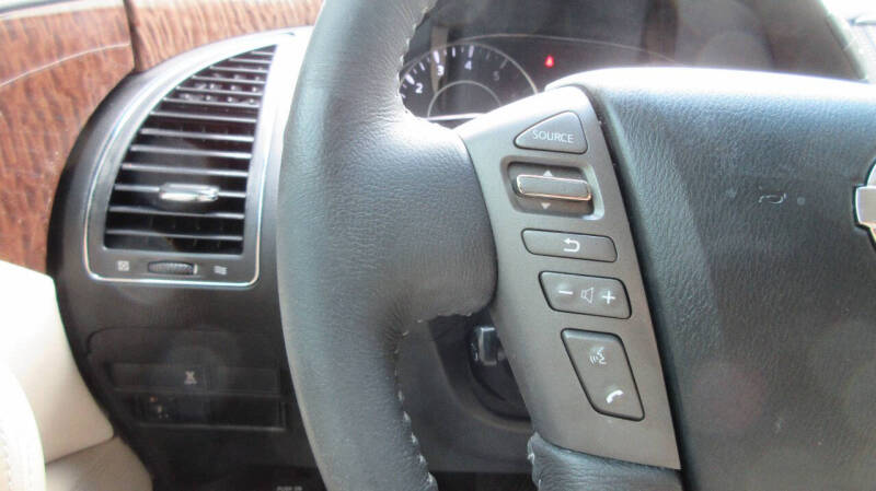 2017 Nissan Armada SV