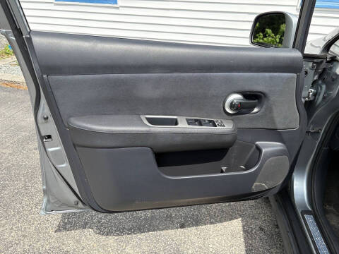 2009 Nissan Versa 1.8 S