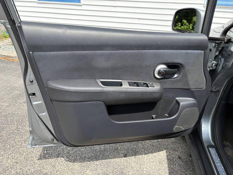 2009 Nissan Versa 1.8 S