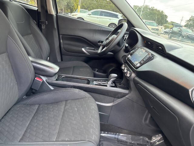 2023 Nissan Kicks SV