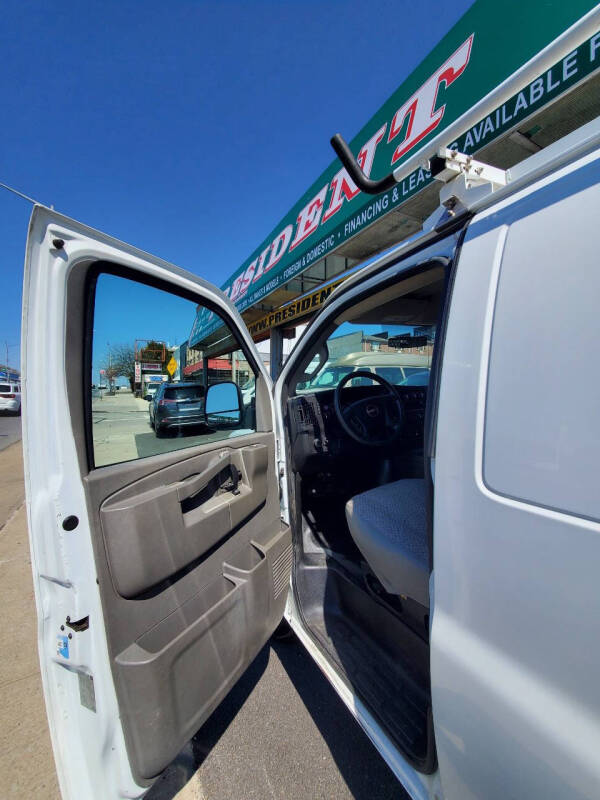 2017 GMC Savana 2500