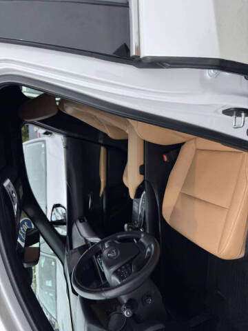 2023 Lexus UX 250h Premium