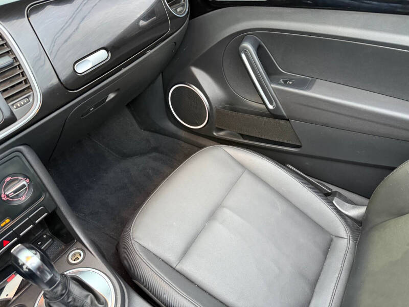 2013 Volkswagen Beetle Convertible 2.5L 50s Edition