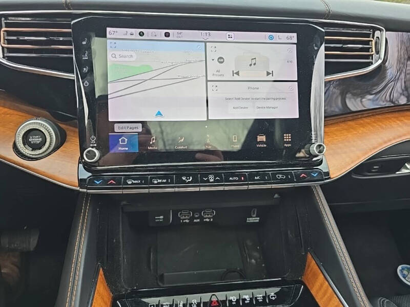 2022 Jeep Grand Wagoneer Series III