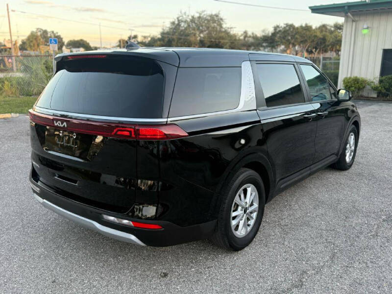 2024 Kia Carnival LX