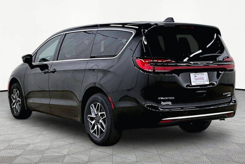 2027 Chrysler Pacifica Limited