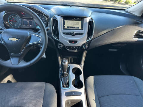 2017 Chevrolet Cruze LS Auto