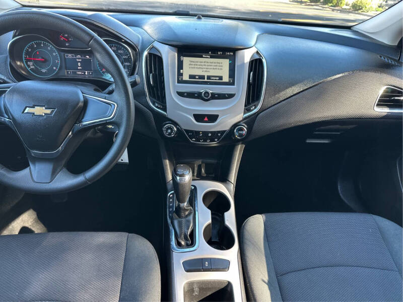 2017 Chevrolet Cruze LS Auto