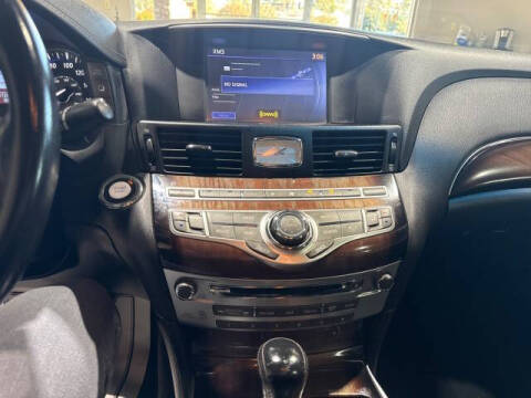 2016 Infiniti Q70 Hybrid