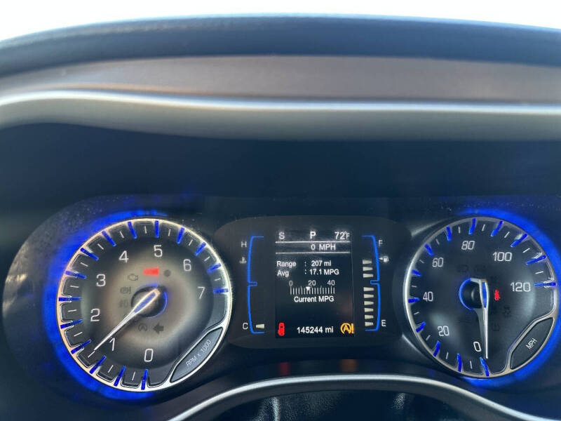 2017 Chrysler Pacifica Touring-L