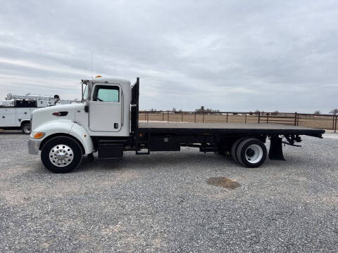 2009 Peterbilt 330