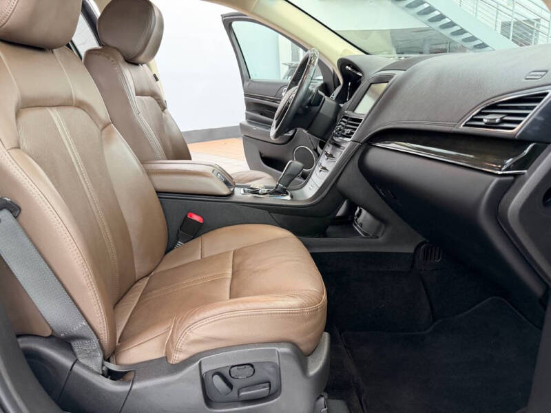 2014 Lincoln MKT