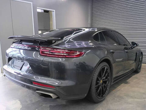 2018 Porsche Panamera