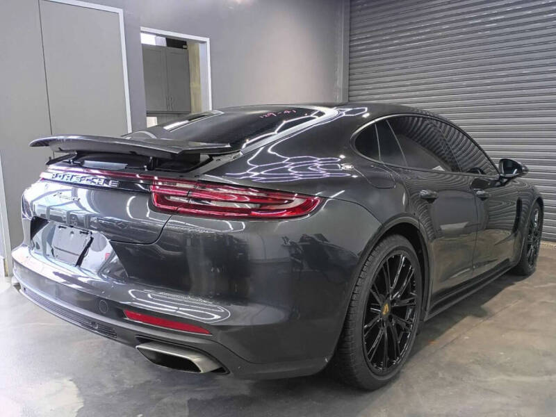 2018 Porsche Panamera