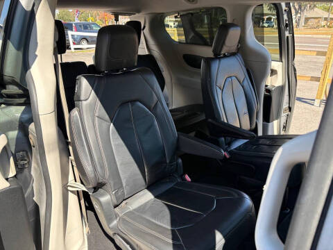 2017 Chrysler Pacifica Touring Plus