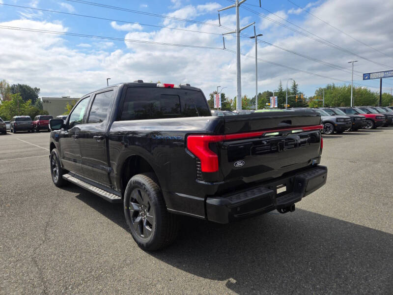 2025 Ford F-150 Lightning Lariat