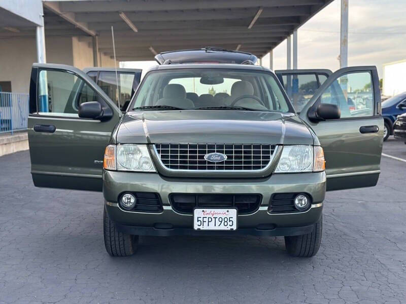 2004 Ford Explorer XLT