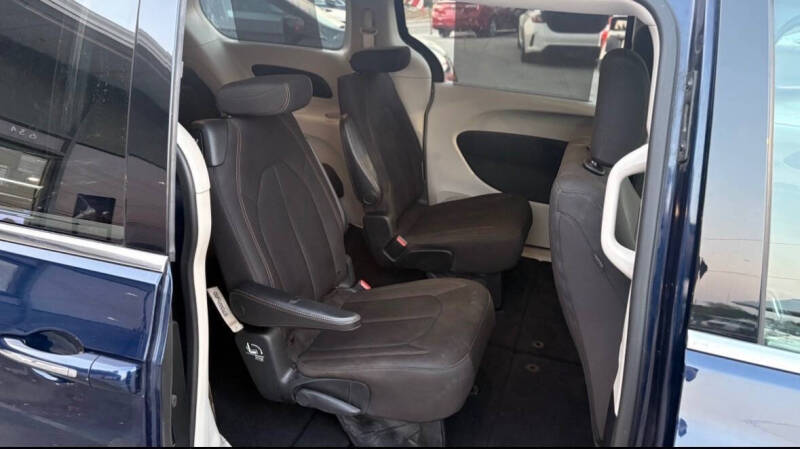2017 Chrysler Pacifica Touring Plus