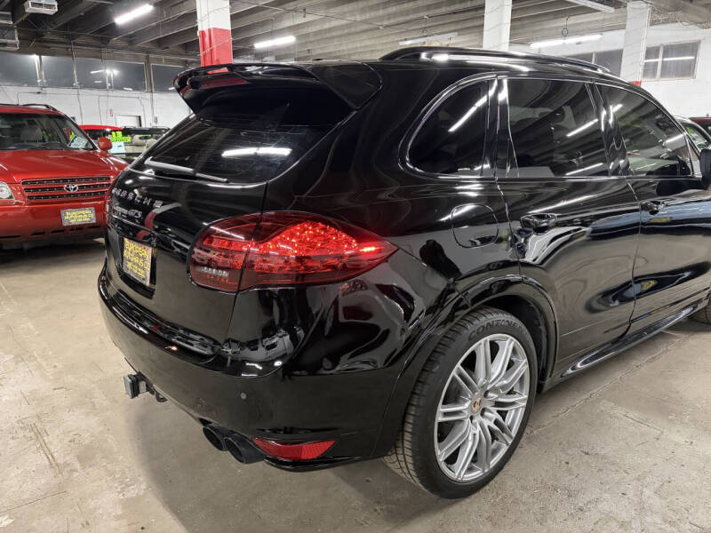 2013 Porsche Cayenne GTS