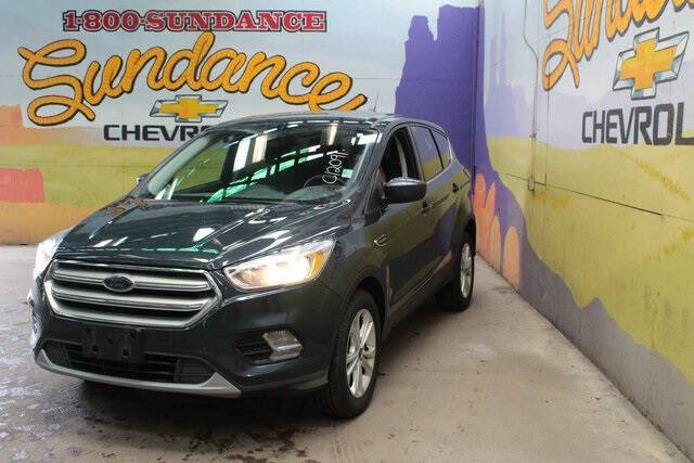 Used 2019 Ford Escape SE with VIN 1FMCU9GD5KUC12091 for sale in Grand Ledge, MI
