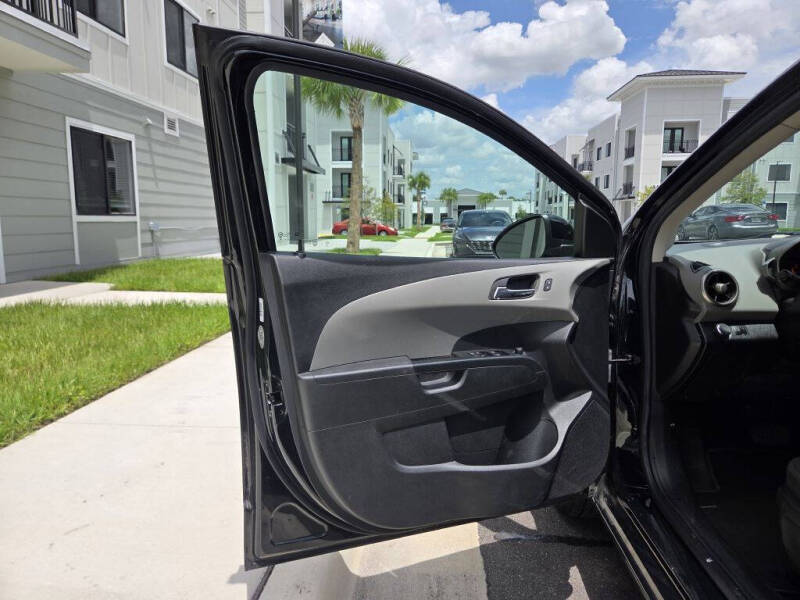 2016 Chevrolet Sonic LT Auto