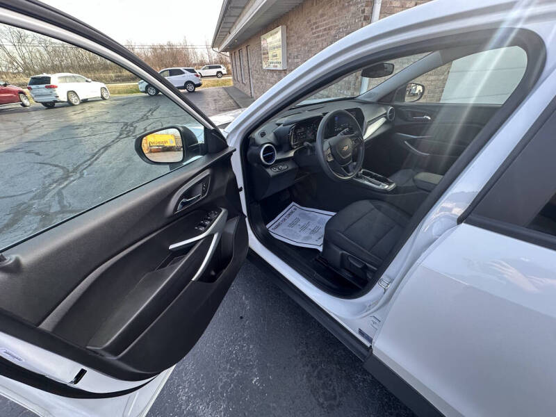 2025 Chevrolet Trax LS