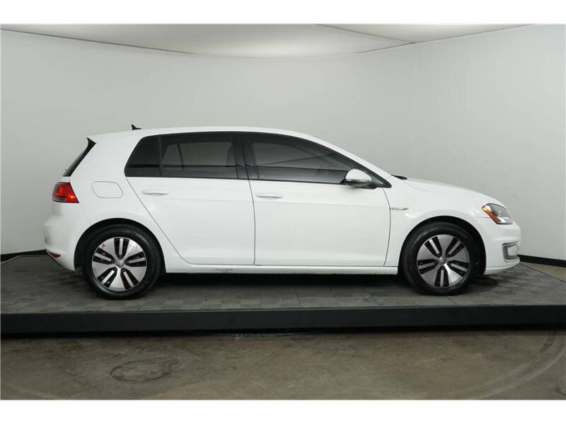 2016 Volkswagen e-Golf SE