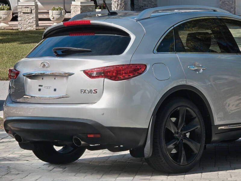 2011 Infiniti FX50