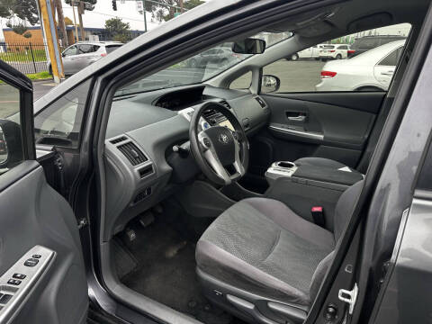2012 Toyota Prius v Three