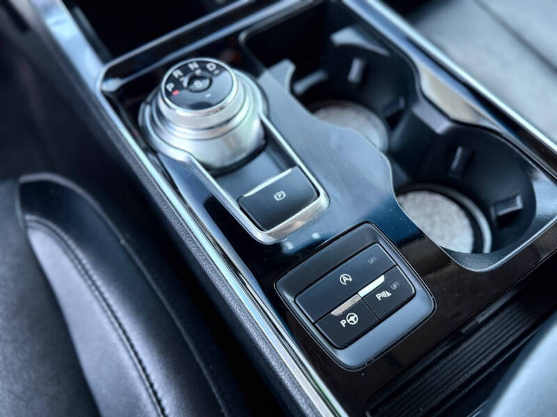 2020 Ford Edge Titanium