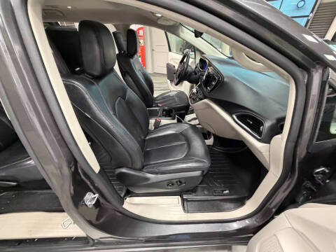 2018 Chrysler Pacifica Touring L Plus