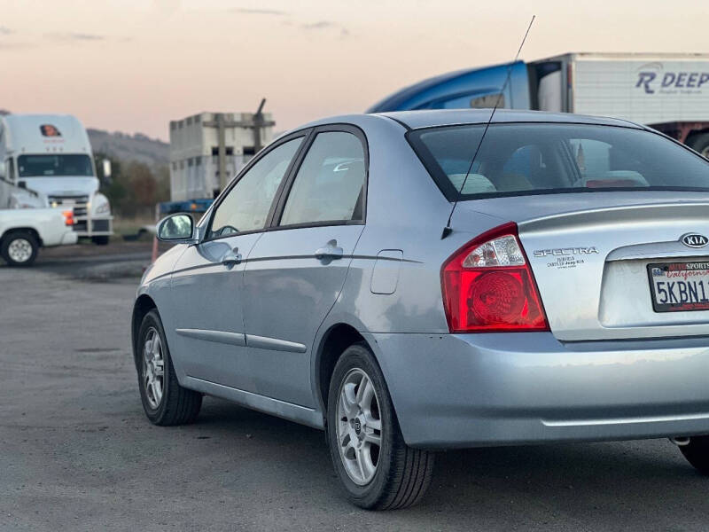 2004 Kia Spectra LX