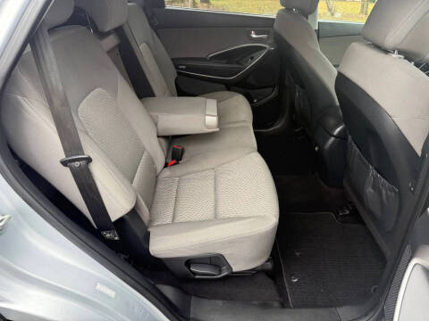 2017 Hyundai Santa Fe SE