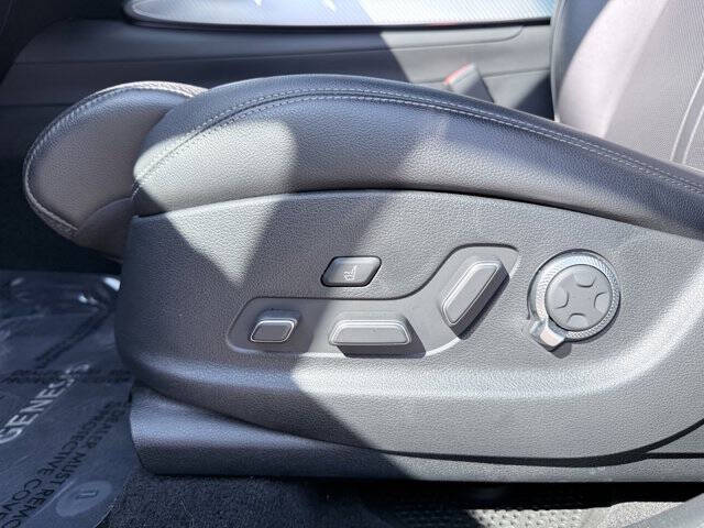 2022 Genesis GV70 2.5T Standard