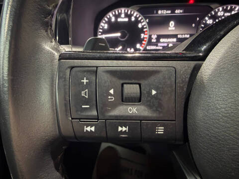 2022 Nissan Pathfinder SV