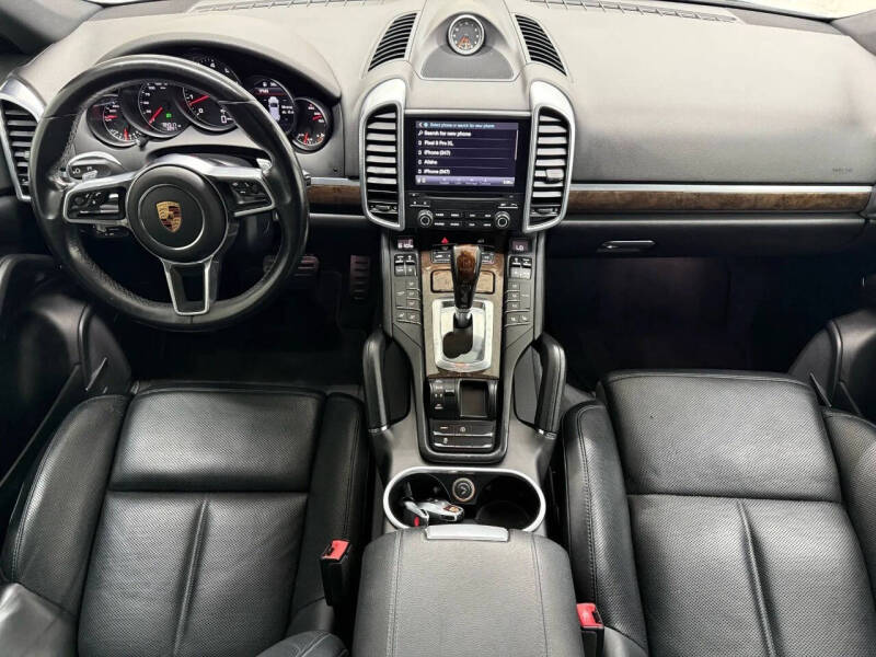 2018 Porsche Cayenne Platinum Edition
