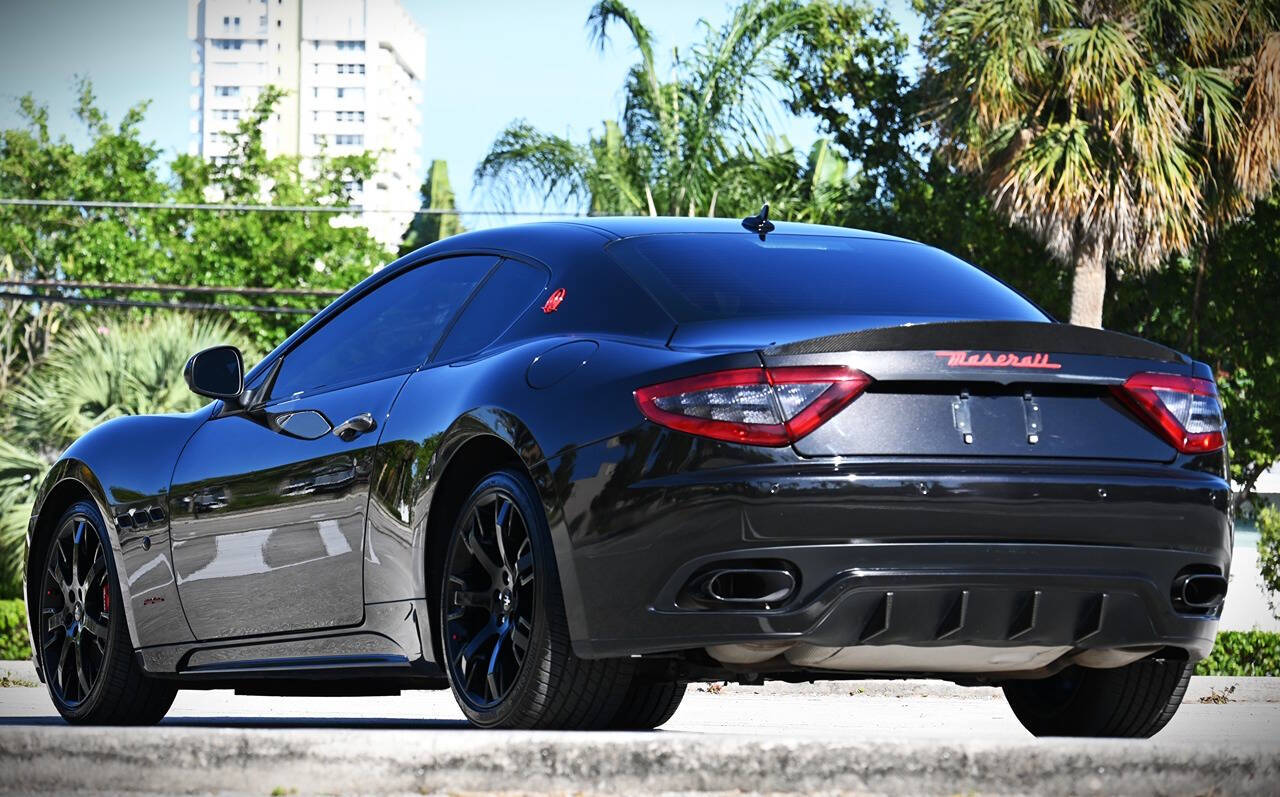 2011 Maserati GranTurismo 10