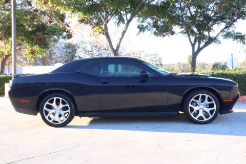 2015 Dodge Challenger SXT Plus
