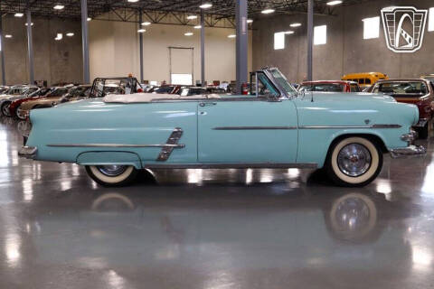 1953 Ford Crestline