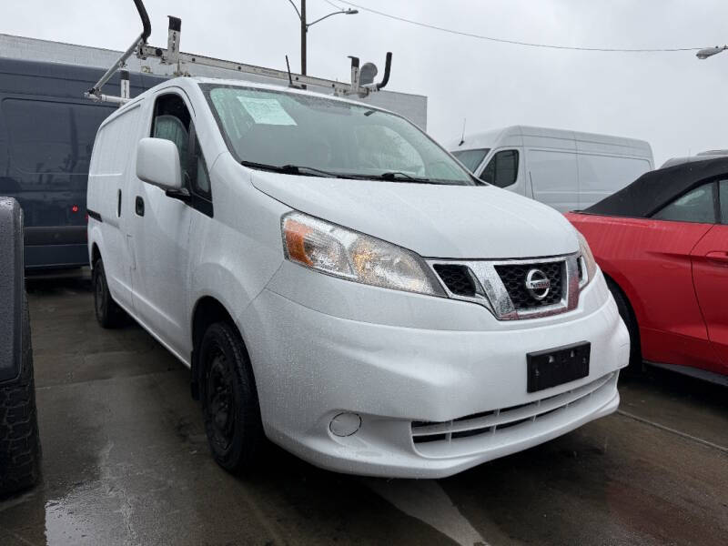 2018 Nissan NV200 for sale at Best Buy Quality Cars in Bellflower CA