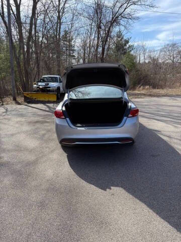 2016 Chrysler 200 LX
