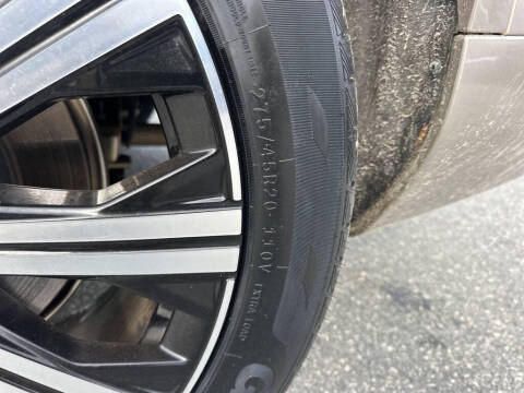 2023 Volvo XC90 B5 Core