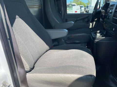 2023 GMC Savana 2500