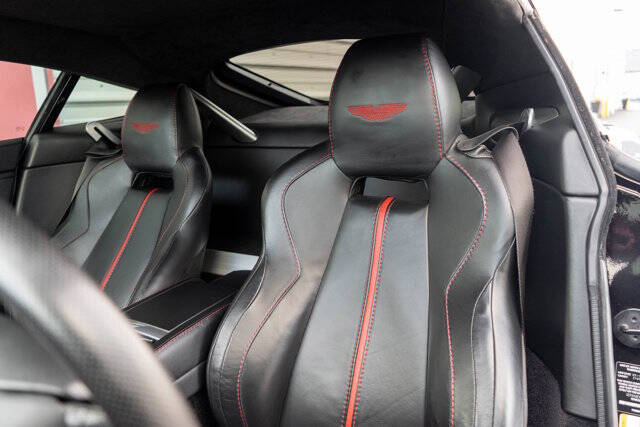 2015 Aston Martin V12 Vantage S 21