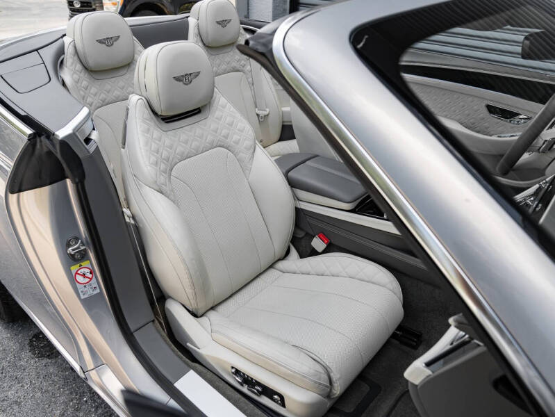 2022 Bentley Continental GTC V8